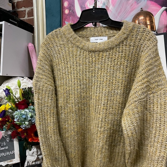 JOHN + JENN - Picture 2 of 8